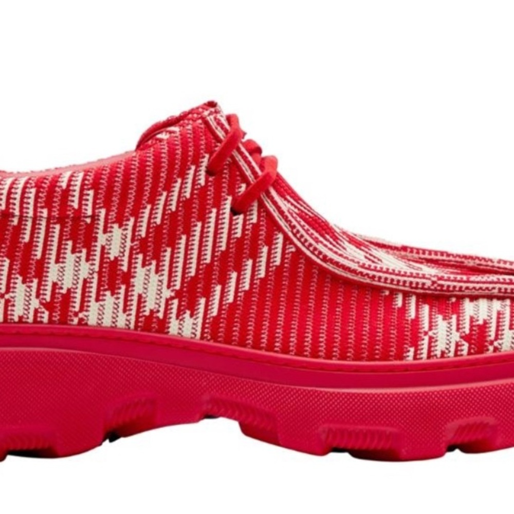 Burberry Red and White Lace Up Boots with Zigzag Pattern sz 40